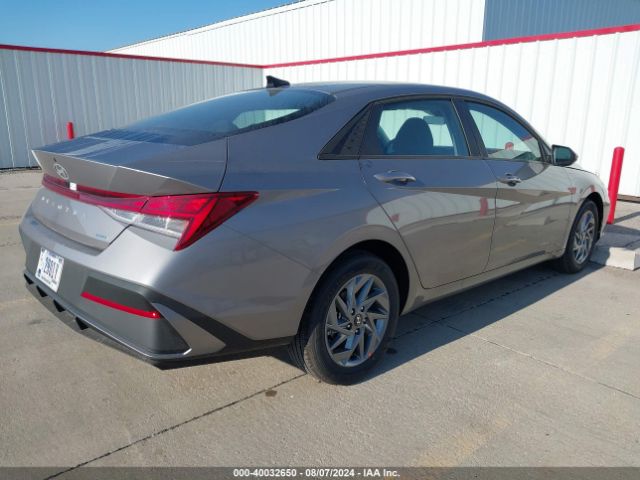 Photo 3 VIN: KMHLM4DJ0RU116263 - HYUNDAI ELANTRA 