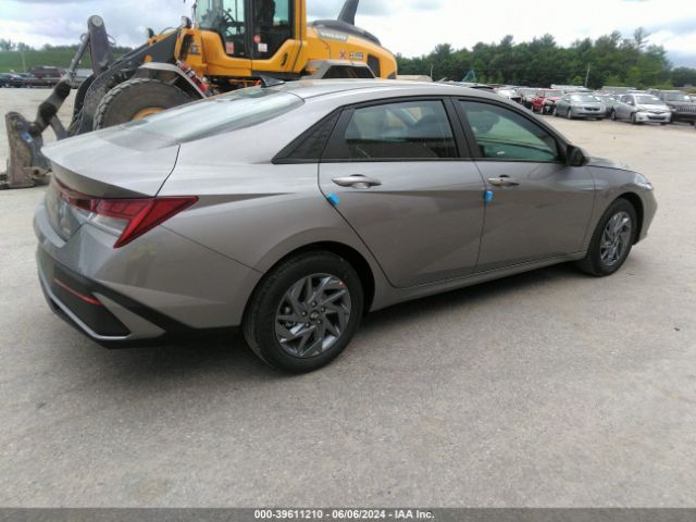 Photo 3 VIN: KMHLM4DJ1RU110570 - HYUNDAI ELANTRA 