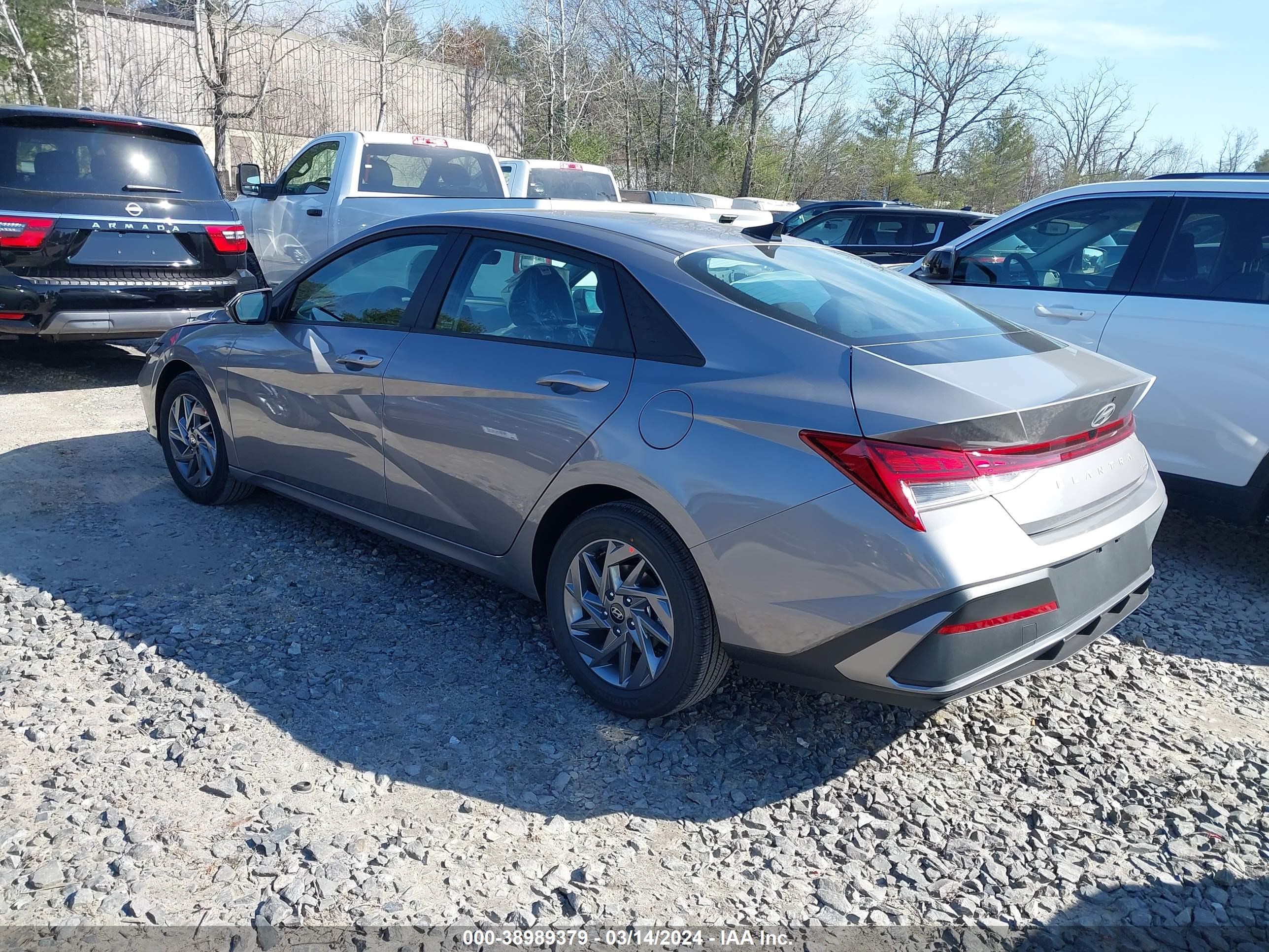 Photo 2 VIN: KMHLM4DJ7RU106118 - HYUNDAI ELANTRA 