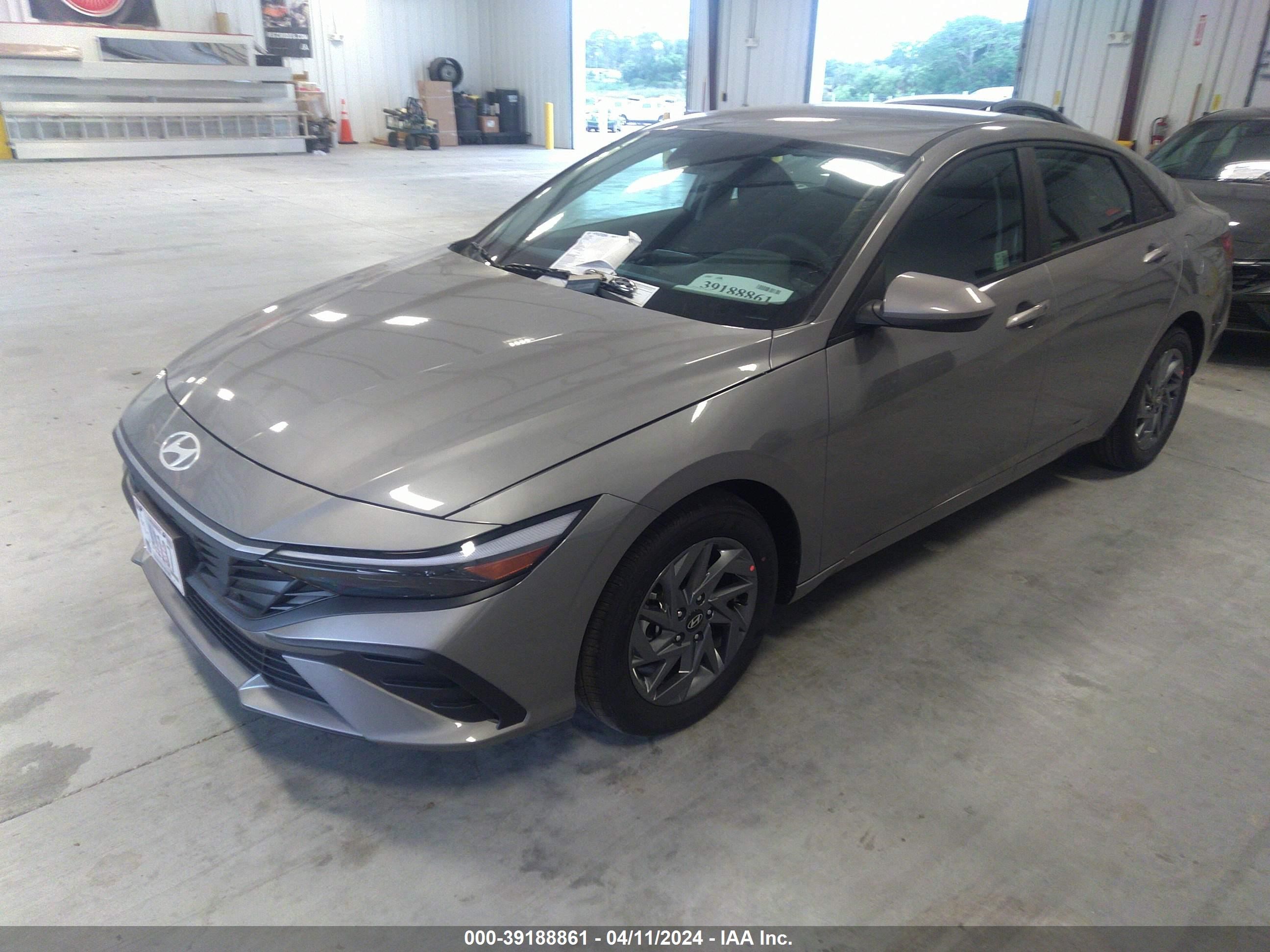 Photo 1 VIN: KMHLM4DJ9RU107450 - HYUNDAI ELANTRA 