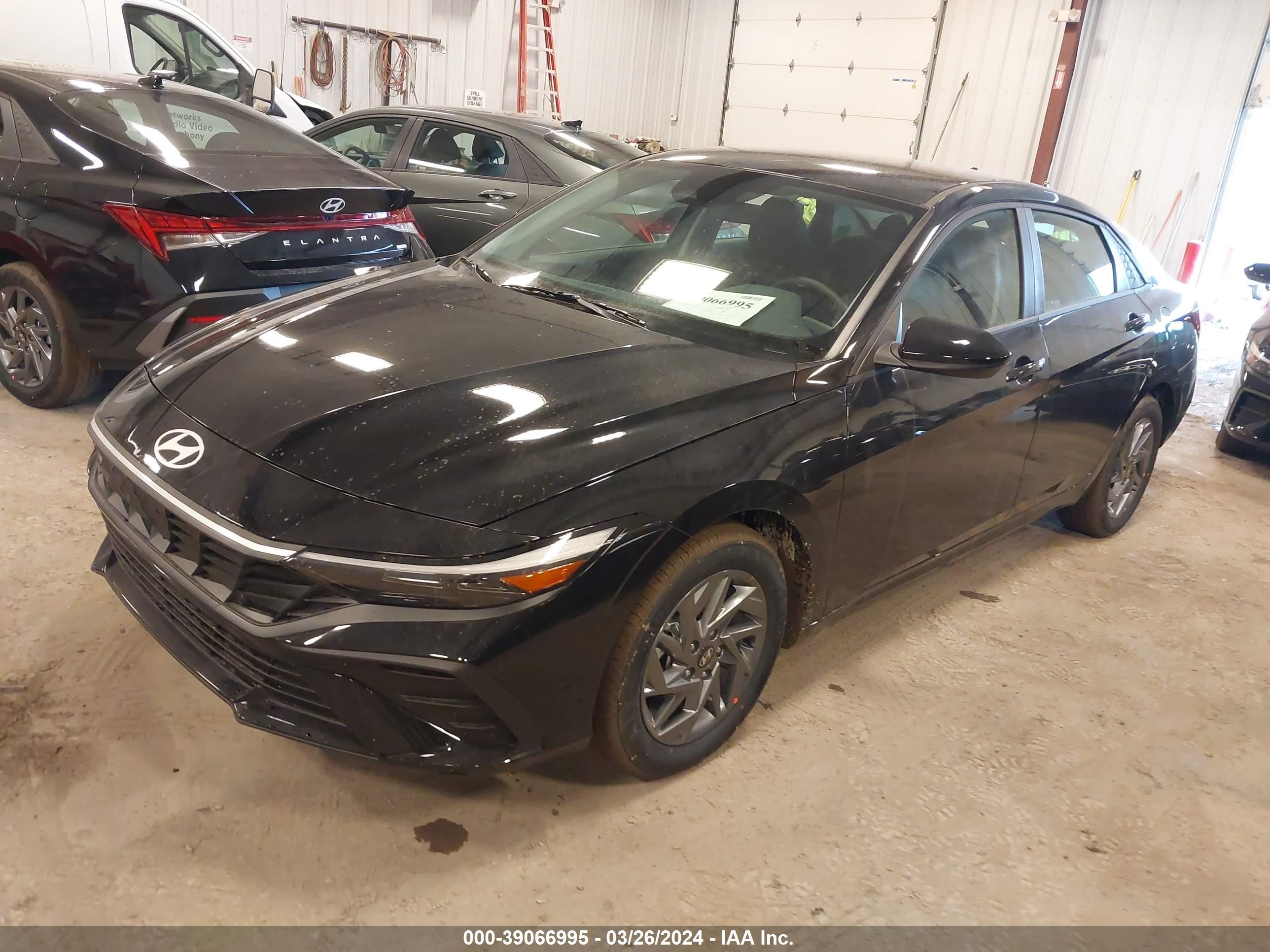 Photo 1 VIN: KMHLM4DJXRU106517 - HYUNDAI ELANTRA 