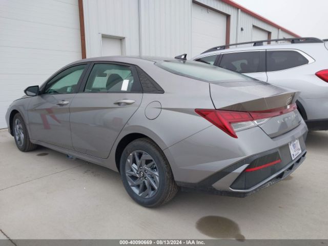 Photo 2 VIN: KMHLM4DJXRU113516 - HYUNDAI ELANTRA 