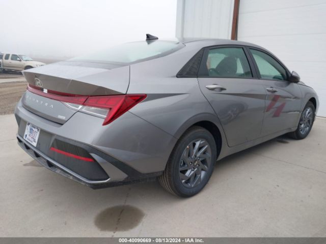 Photo 3 VIN: KMHLM4DJXRU113516 - HYUNDAI ELANTRA 