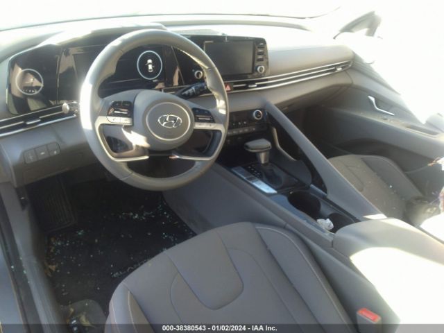 Photo 4 VIN: KMHLN4AG8NU288539 - HYUNDAI ELANTRA 