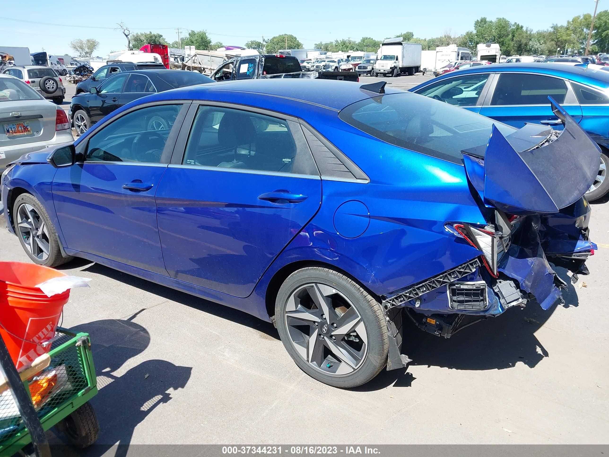 Photo 2 VIN: KMHLN4AJ0PU061439 - HYUNDAI ELANTRA 