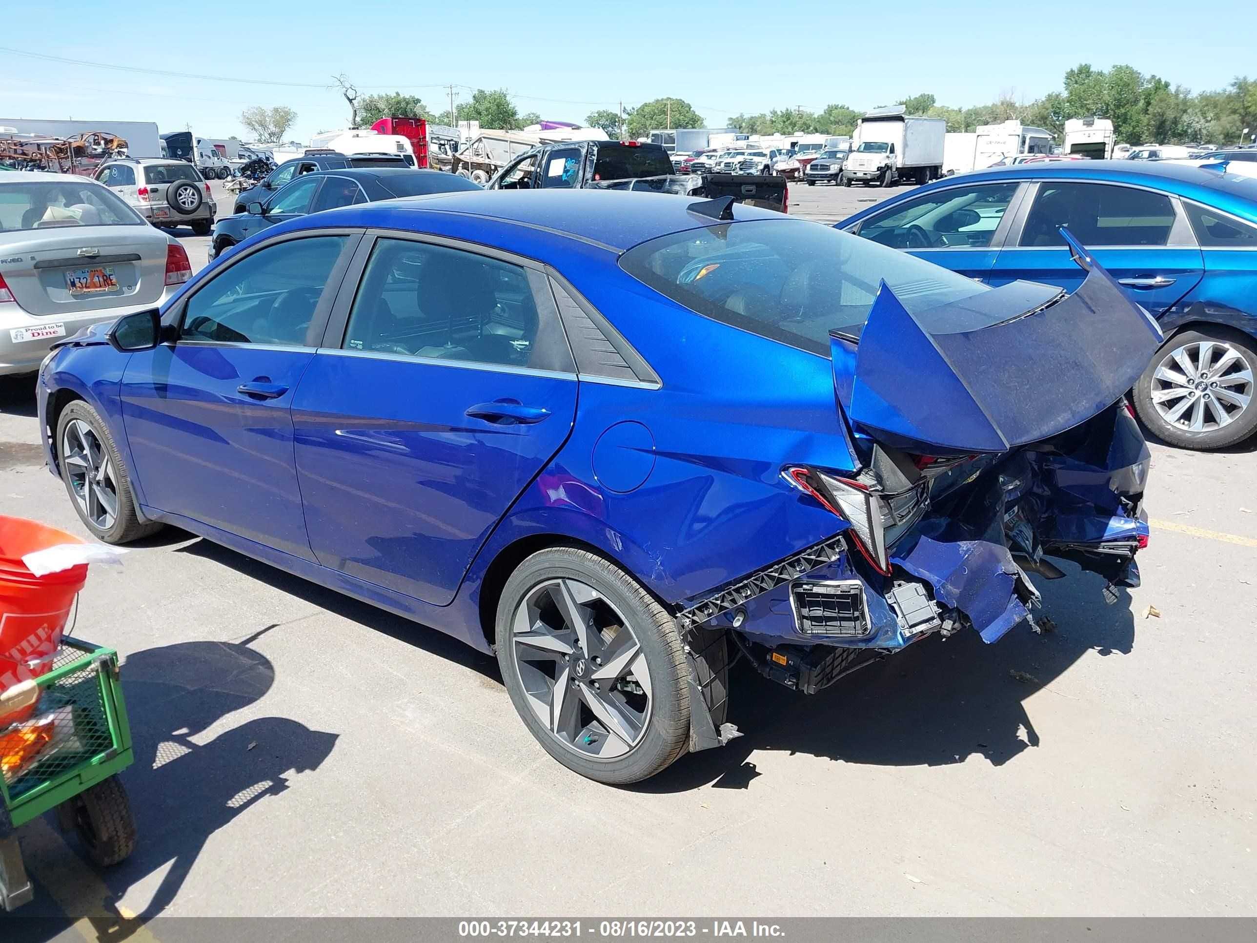 Photo 3 VIN: KMHLN4AJ0PU061439 - HYUNDAI ELANTRA 