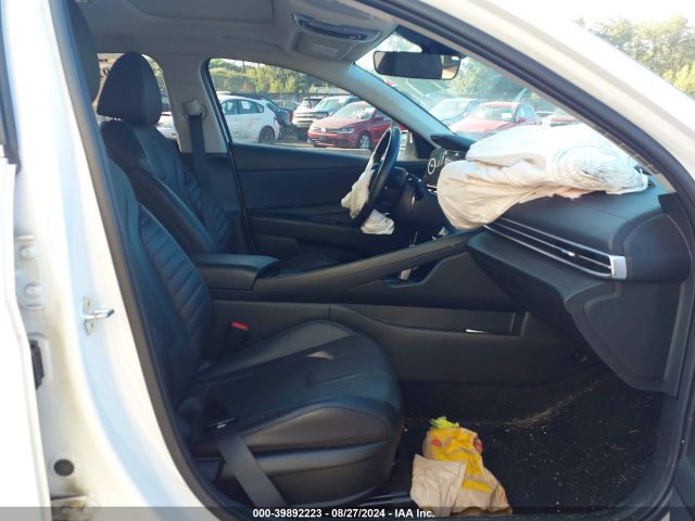 Photo 4 VIN: KMHLN4AJ3NU022888 - HYUNDAI ELANTRA 