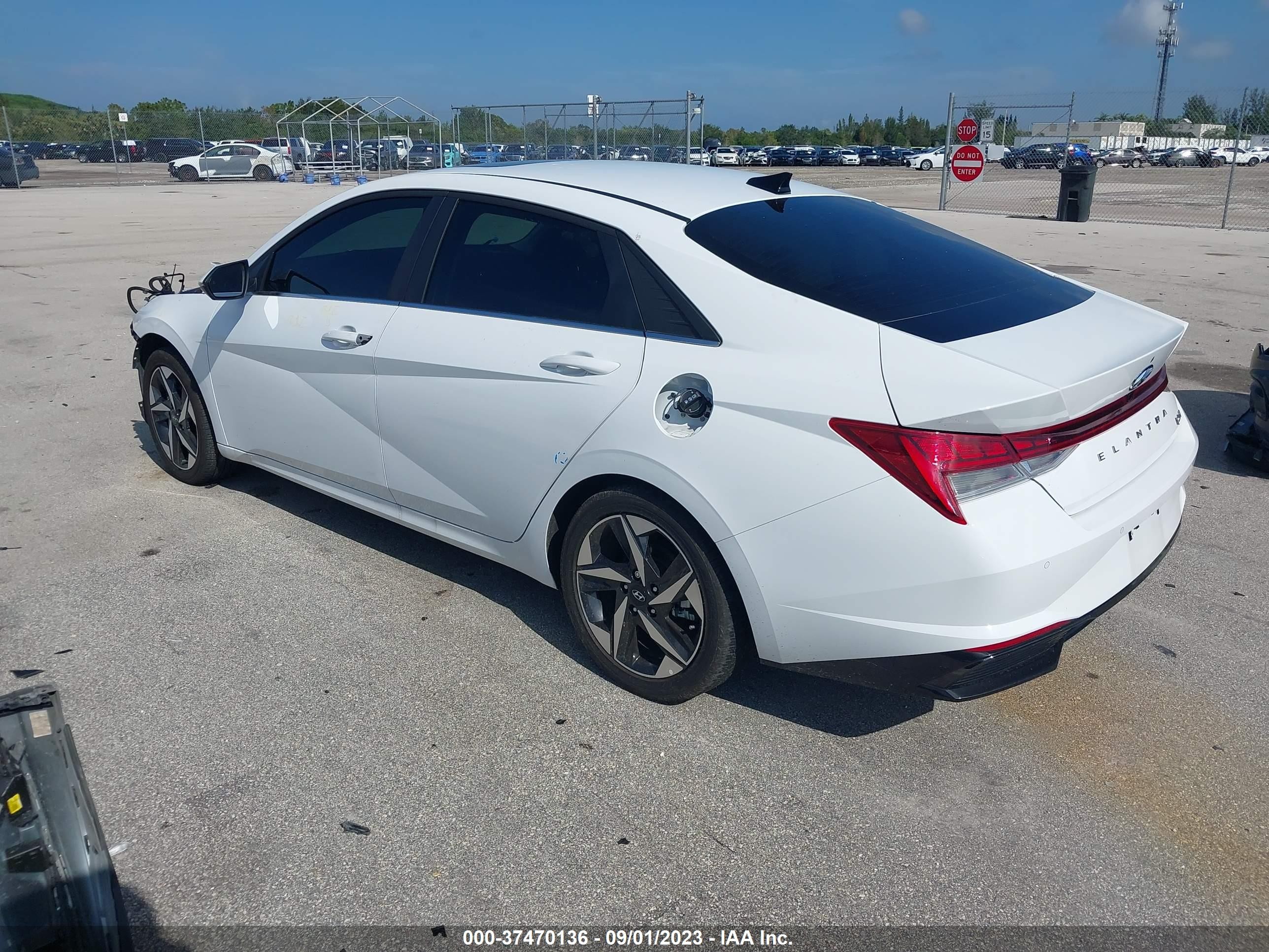 Photo 2 VIN: KMHLN4AJ4PU050668 - HYUNDAI ELANTRA 