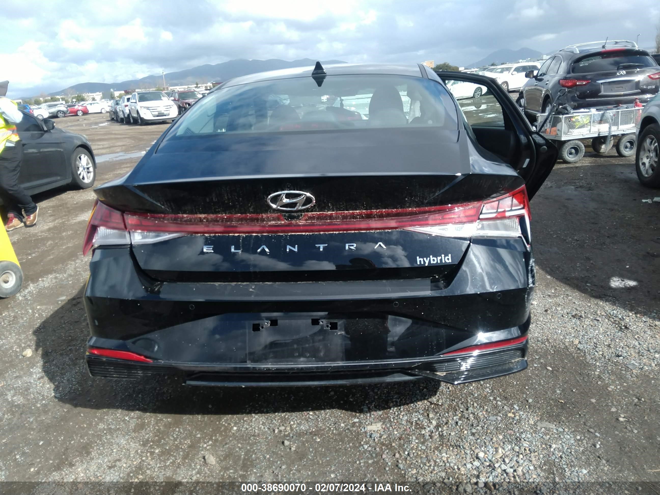 Photo 14 VIN: KMHLN4AJ6PU071022 - HYUNDAI ELANTRA 