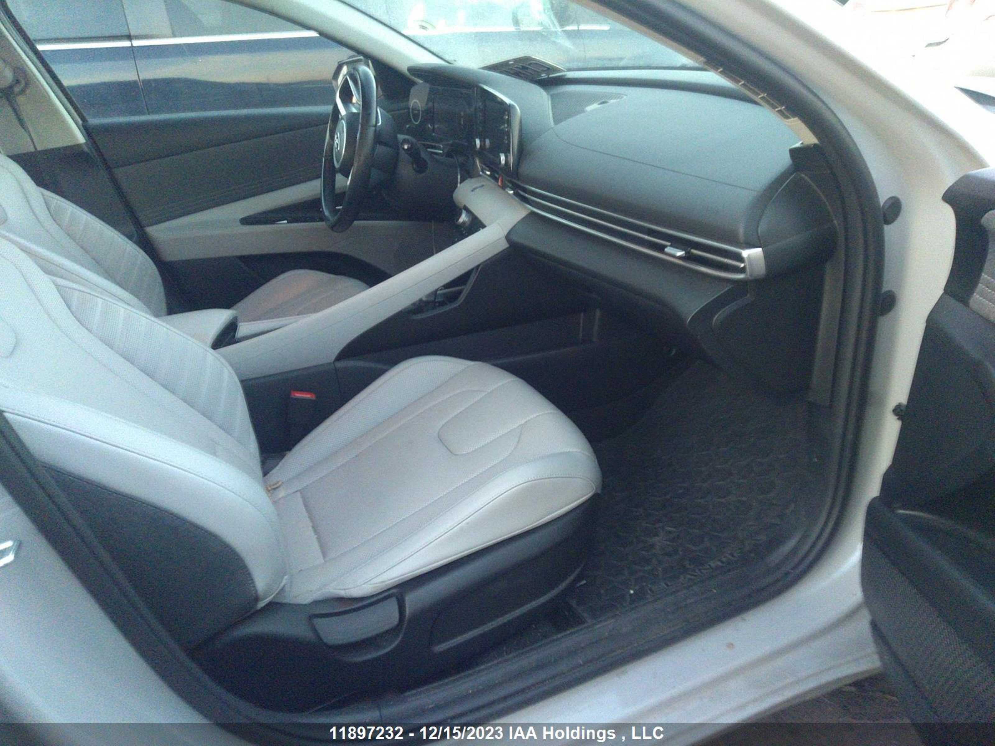 Photo 4 VIN: KMHLN4AJ7NU030170 - HYUNDAI ELANTRA 