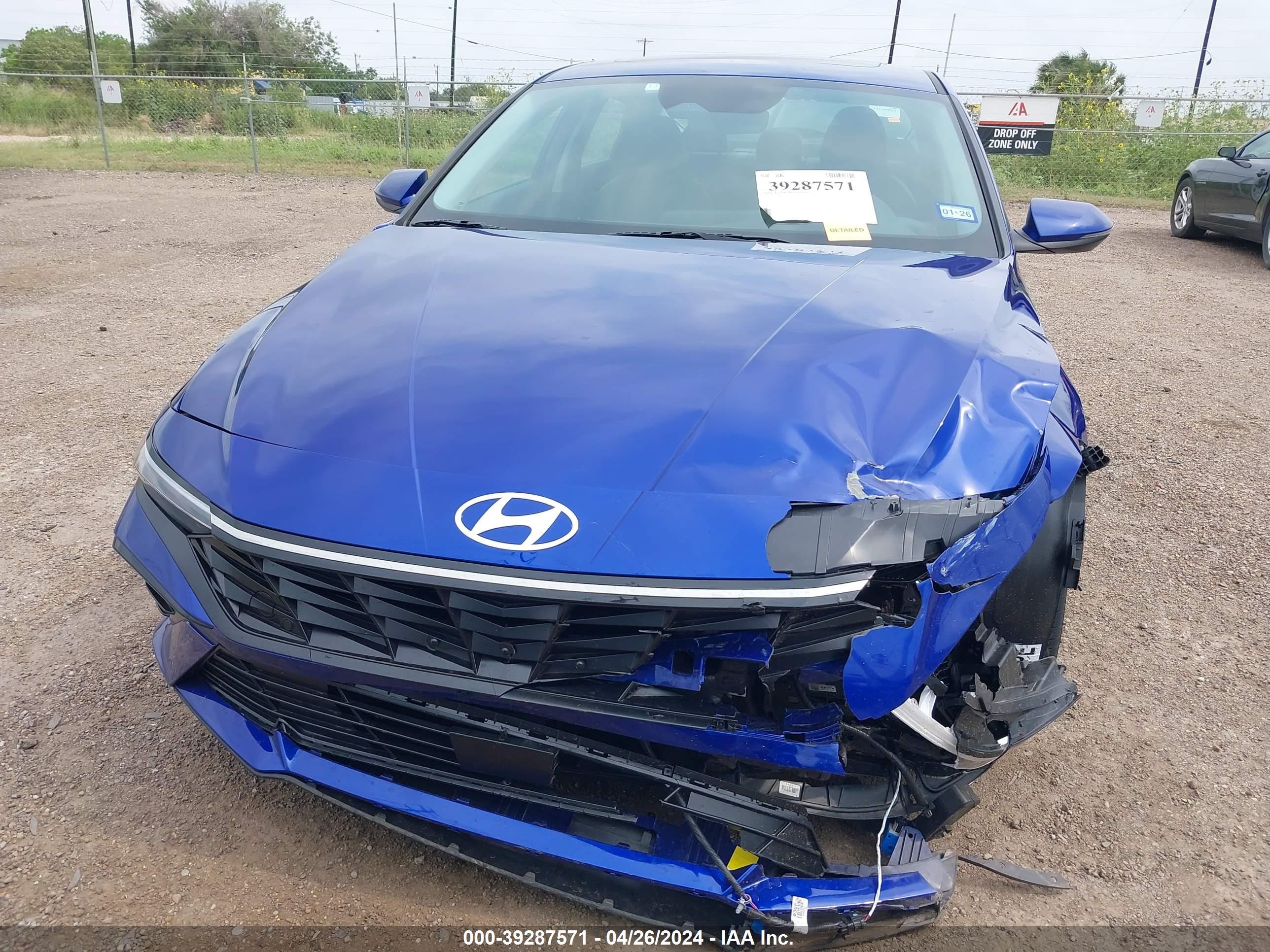 Photo 11 VIN: KMHLN4DJ5RU094807 - HYUNDAI ELANTRA 