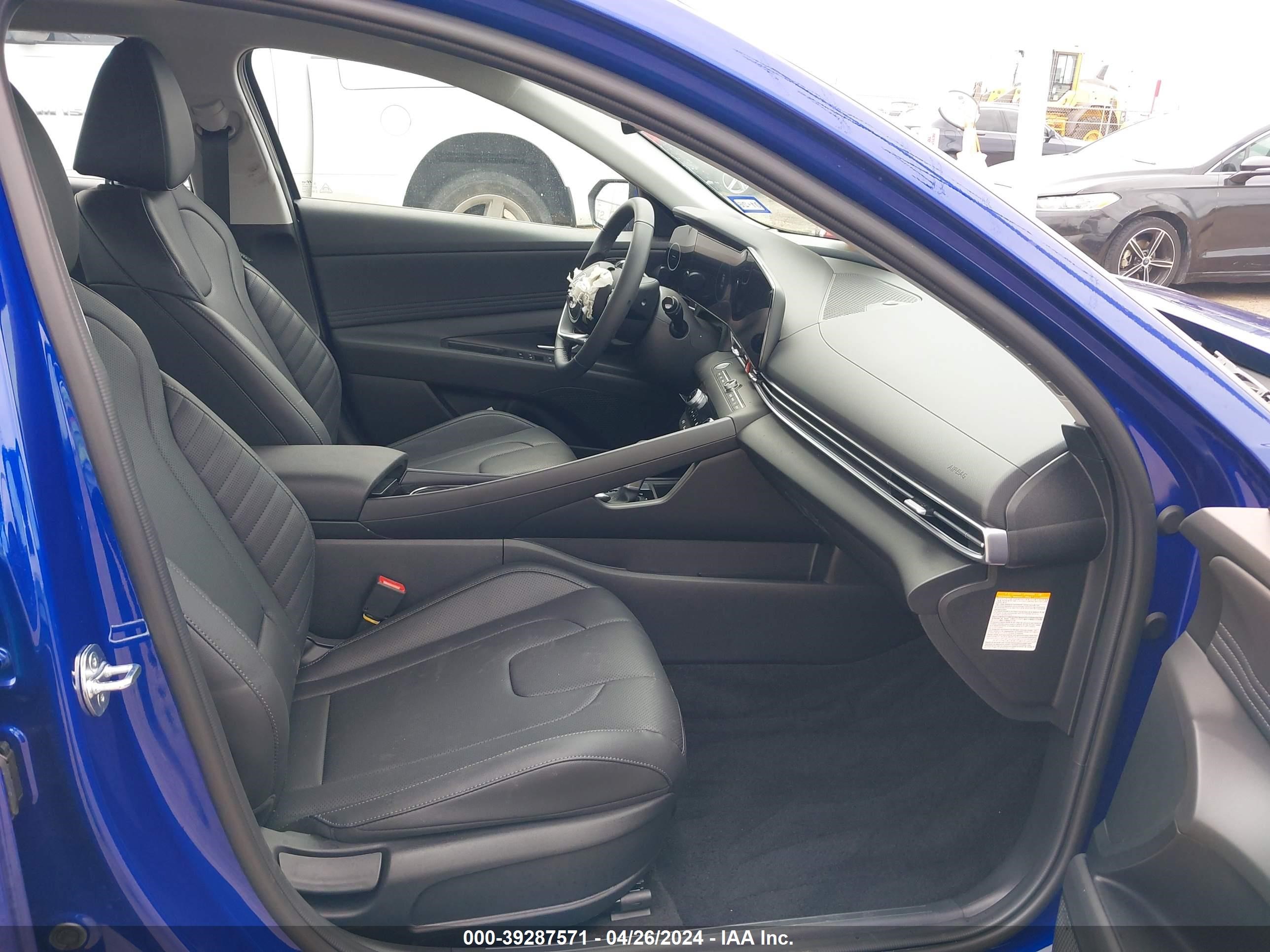 Photo 4 VIN: KMHLN4DJ5RU094807 - HYUNDAI ELANTRA 