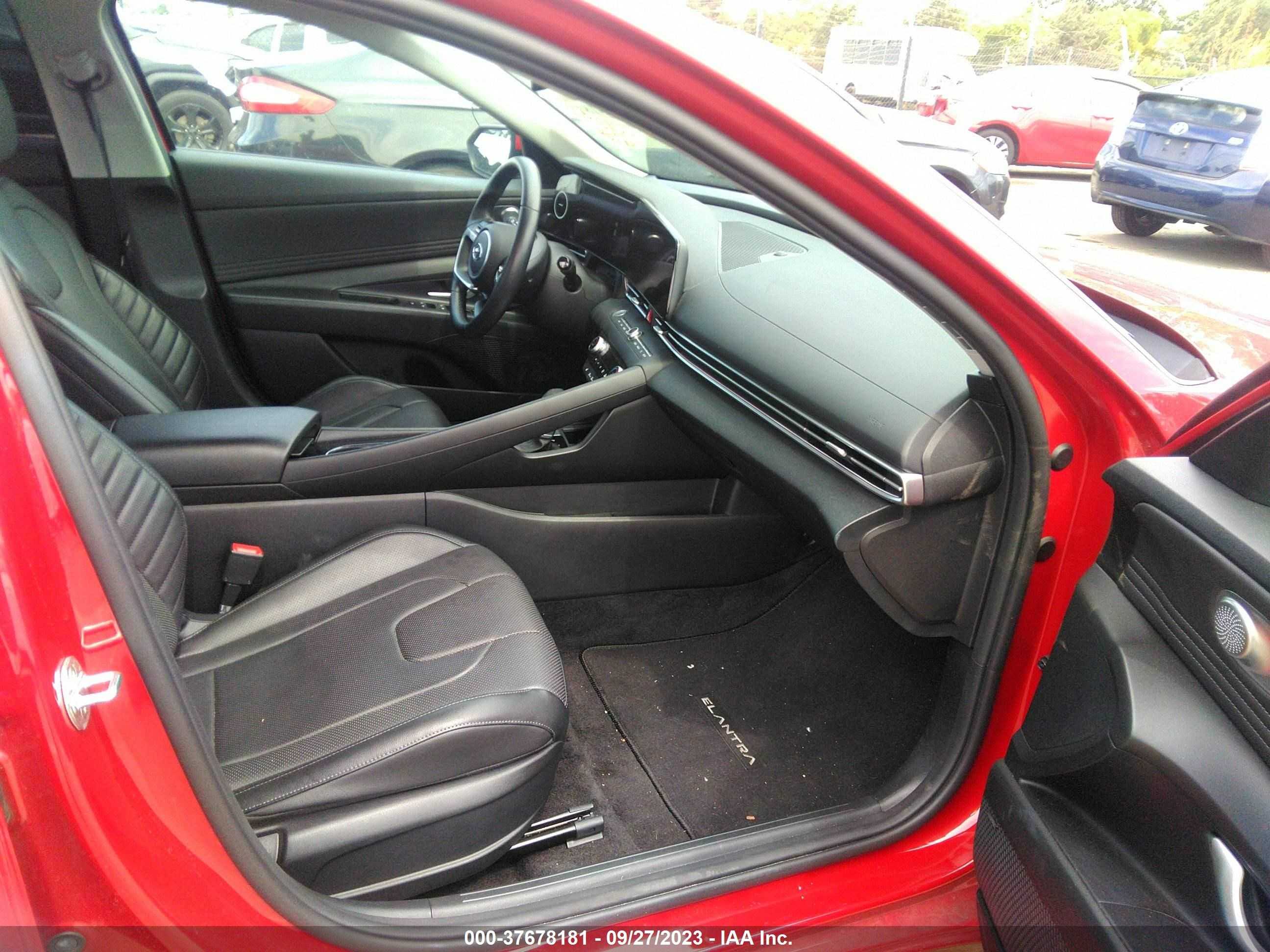 Photo 4 VIN: KMHLP4AG0NU214333 - HYUNDAI ELANTRA 