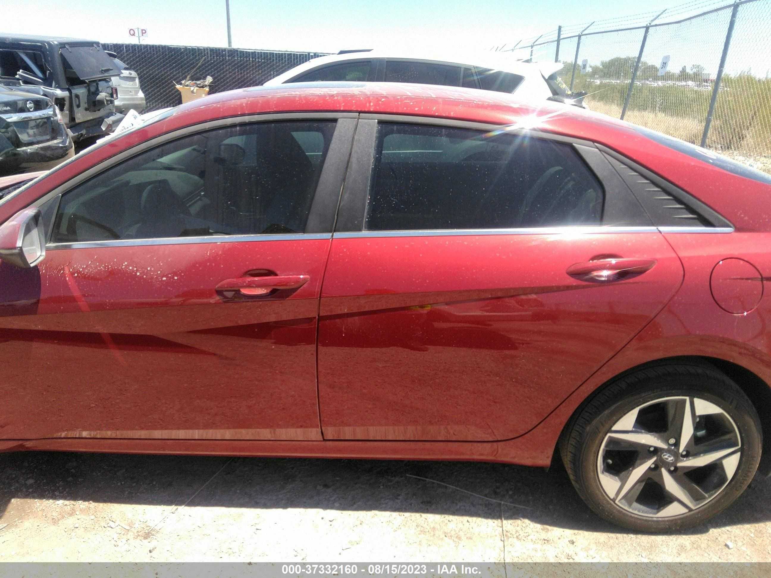 Photo 12 VIN: KMHLP4AG1PU574570 - HYUNDAI ELANTRA 