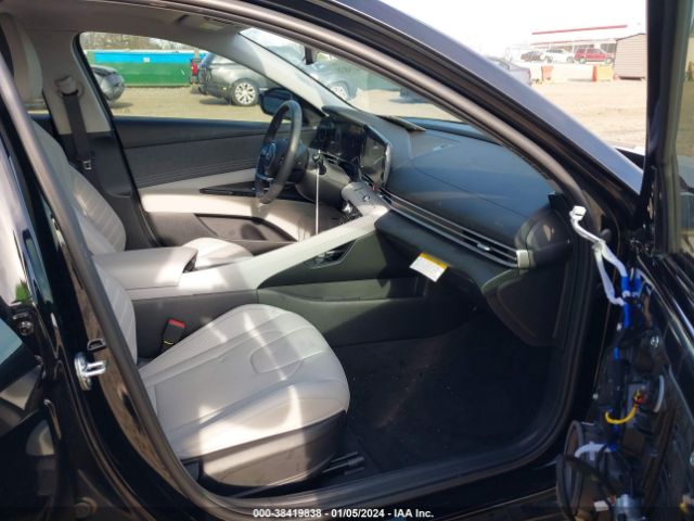 Photo 4 VIN: KMHLP4AG4PU561604 - HYUNDAI ELANTRA 