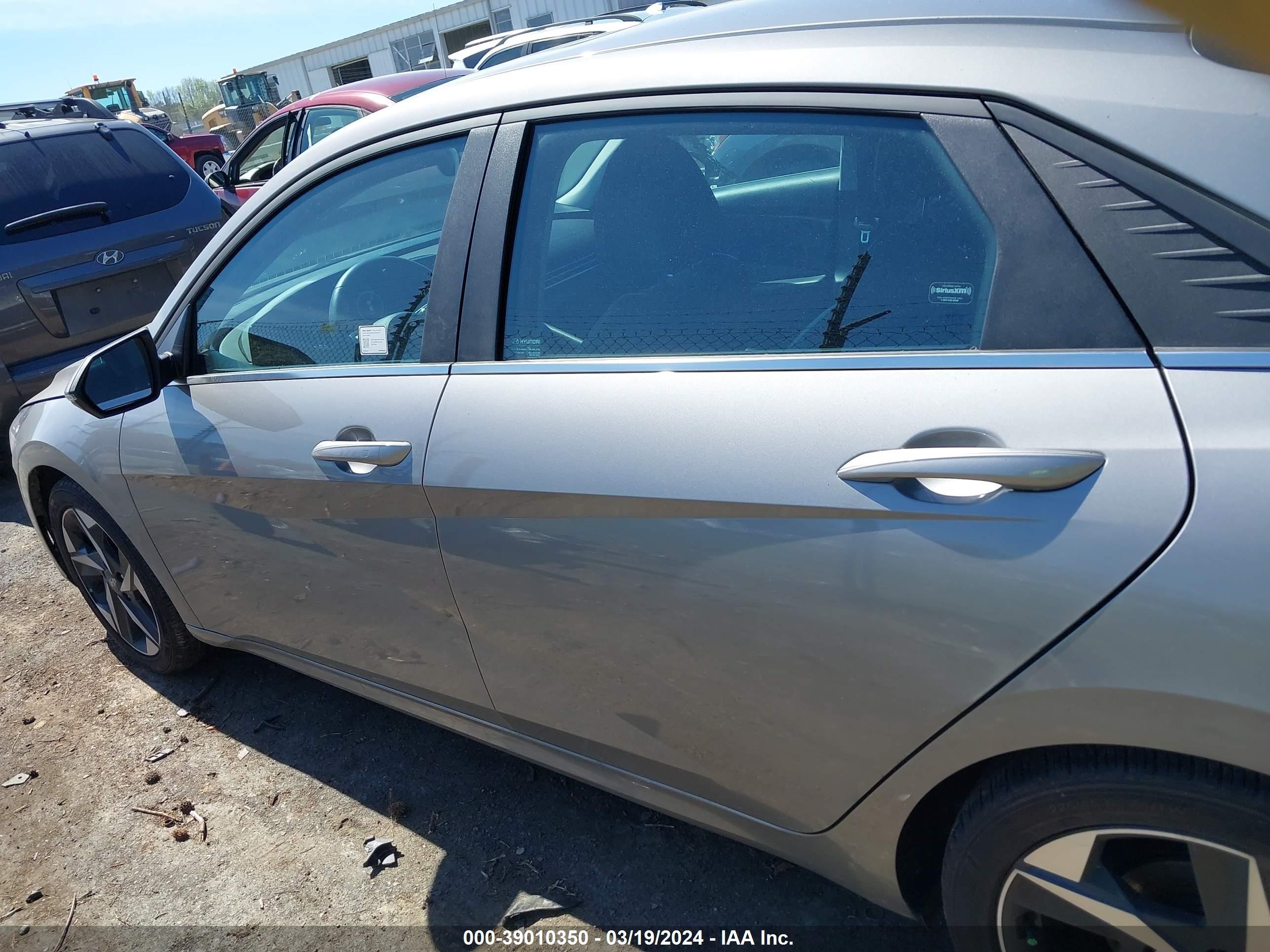 Photo 13 VIN: KMHLP4AG5PU501587 - HYUNDAI ELANTRA 