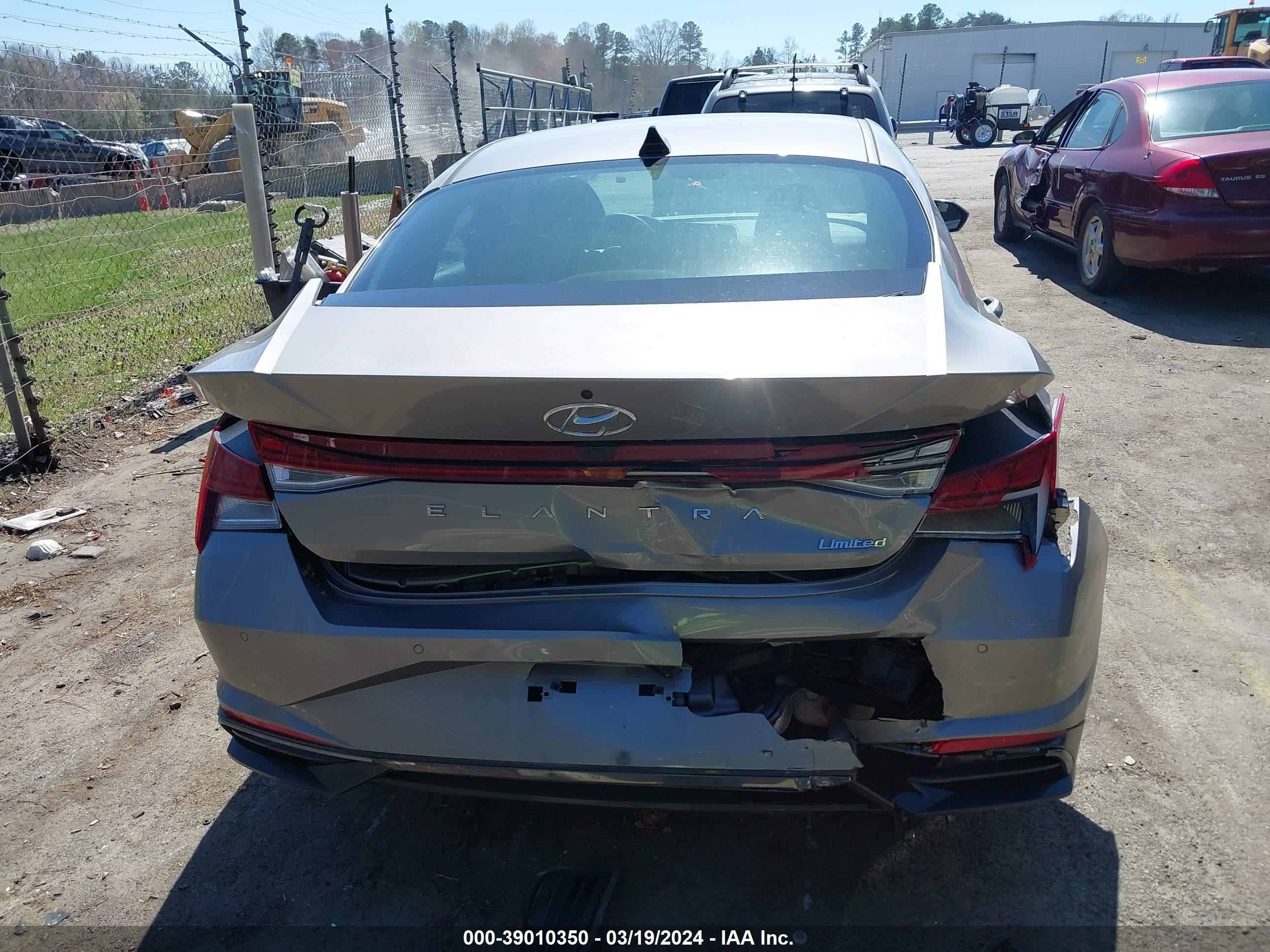 Photo 15 VIN: KMHLP4AG5PU501587 - HYUNDAI ELANTRA 