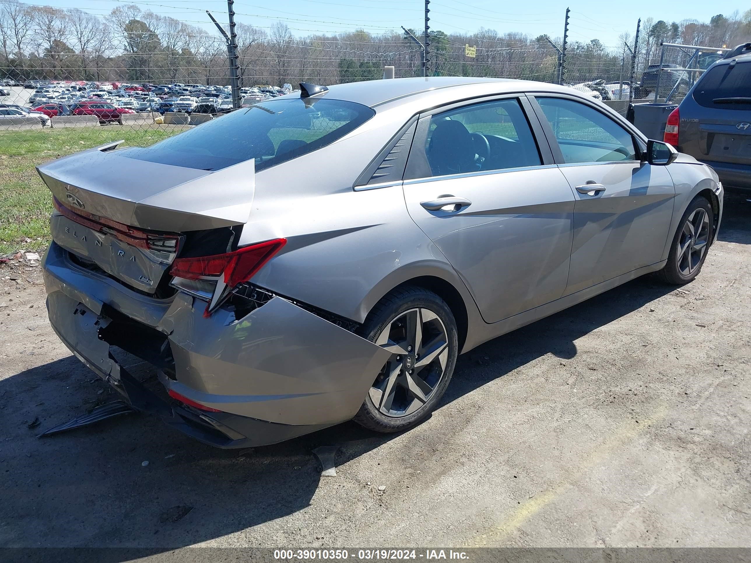 Photo 3 VIN: KMHLP4AG5PU501587 - HYUNDAI ELANTRA 