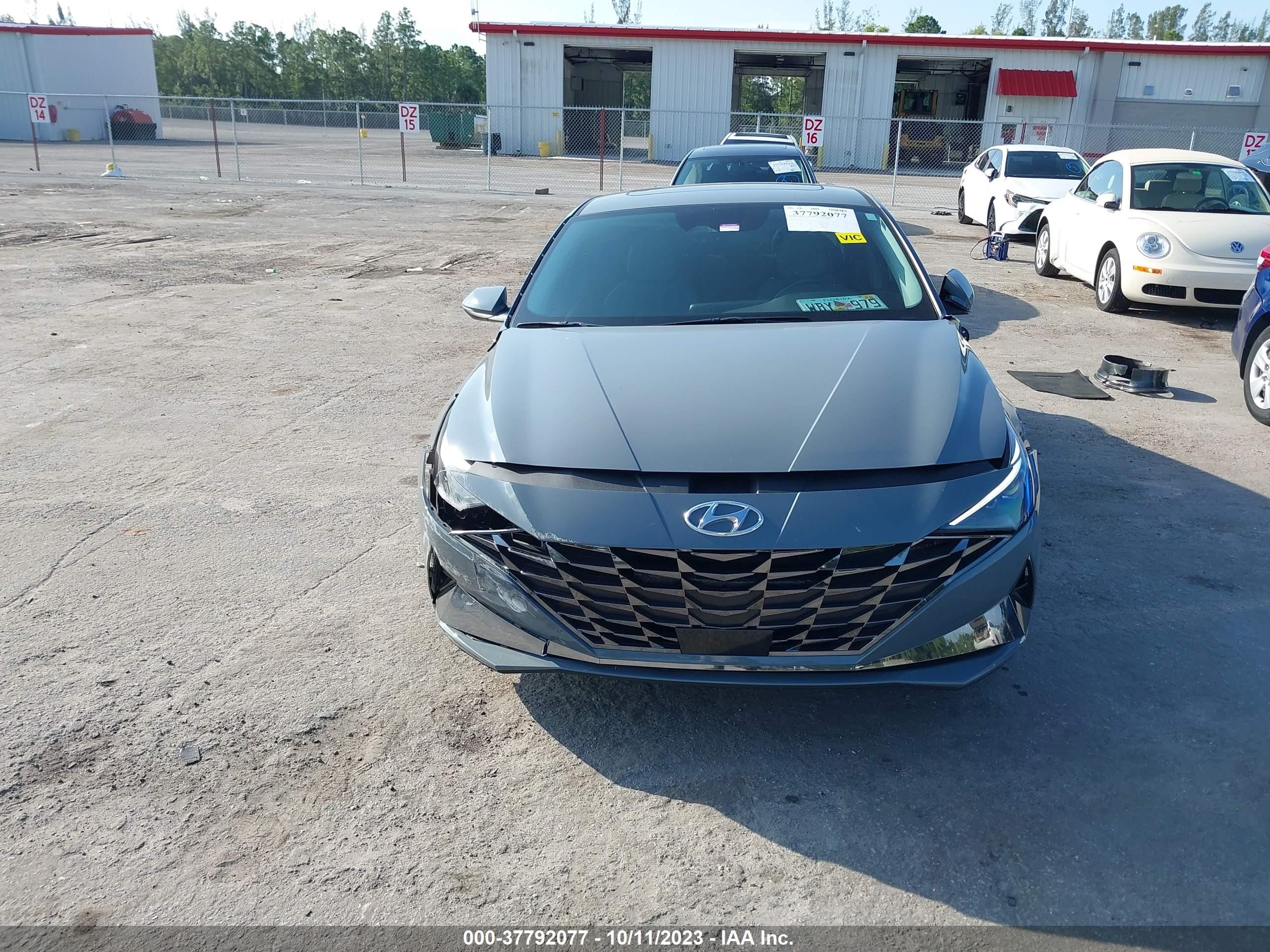 Photo 11 VIN: KMHLP4AG7MU114051 - HYUNDAI ELANTRA 