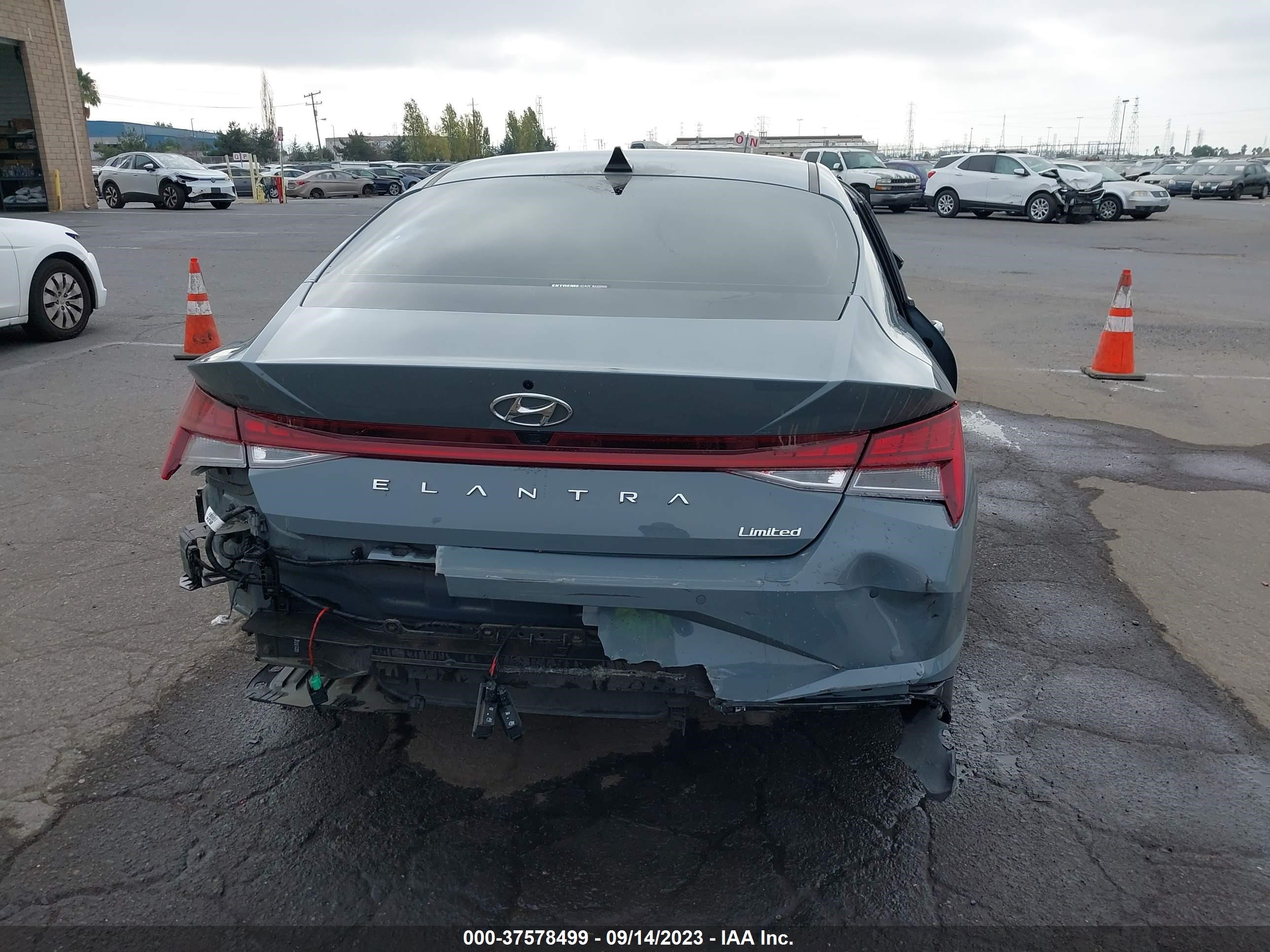 Photo 15 VIN: KMHLP4AG8NU331870 - HYUNDAI ELANTRA 