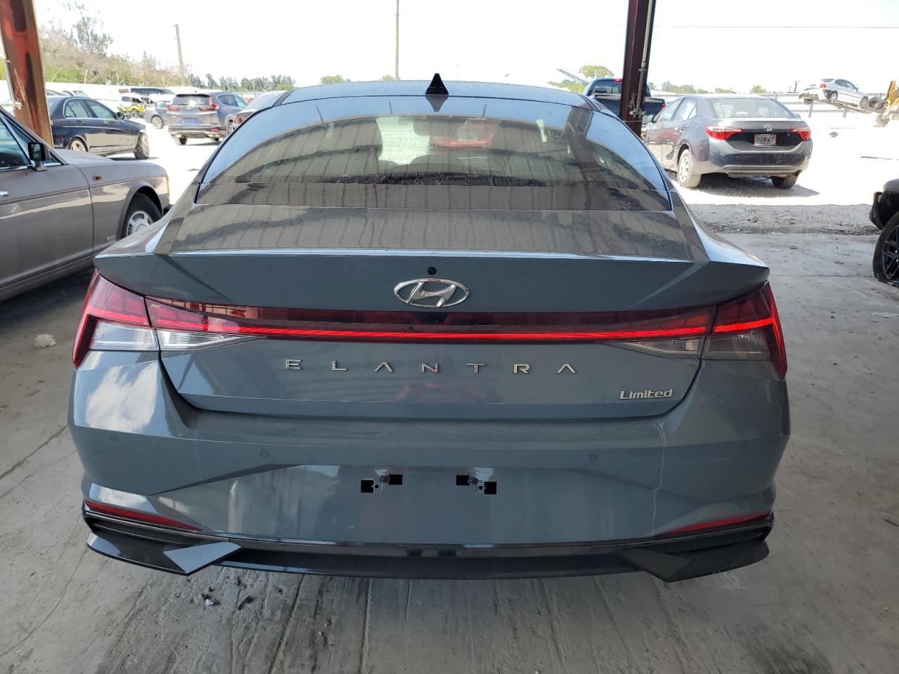 Photo 5 VIN: KMHLP4AG8PU402276 - HYUNDAI ELANTRA 