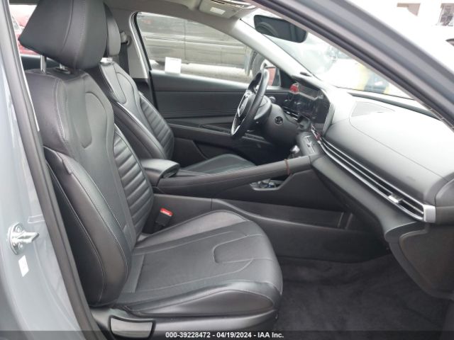 Photo 4 VIN: KMHLP4AG8PU454541 - HYUNDAI ELANTRA 