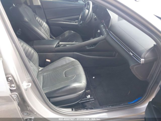 Photo 4 VIN: KMHLP4AGXNU367771 - HYUNDAI ELANTRA 