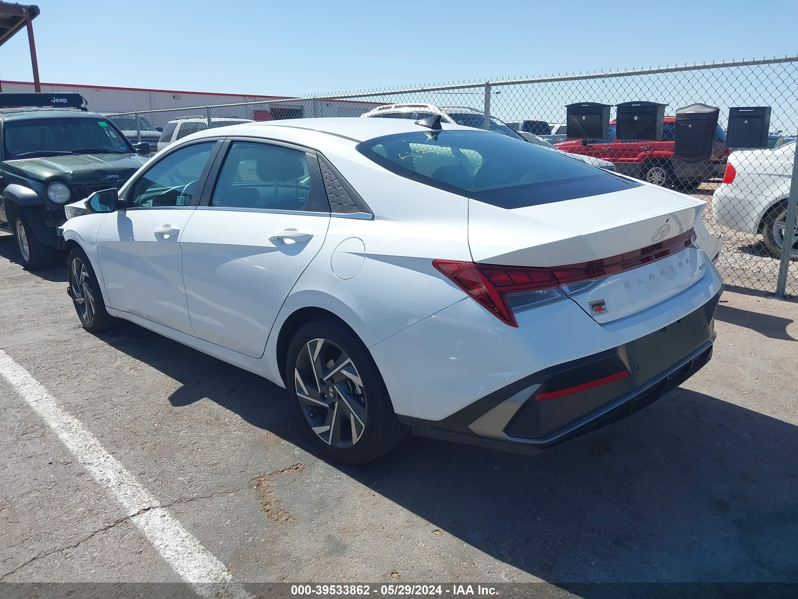 Photo 2 VIN: KMHLP4DG2RU660291 - HYUNDAI ELANTRA 