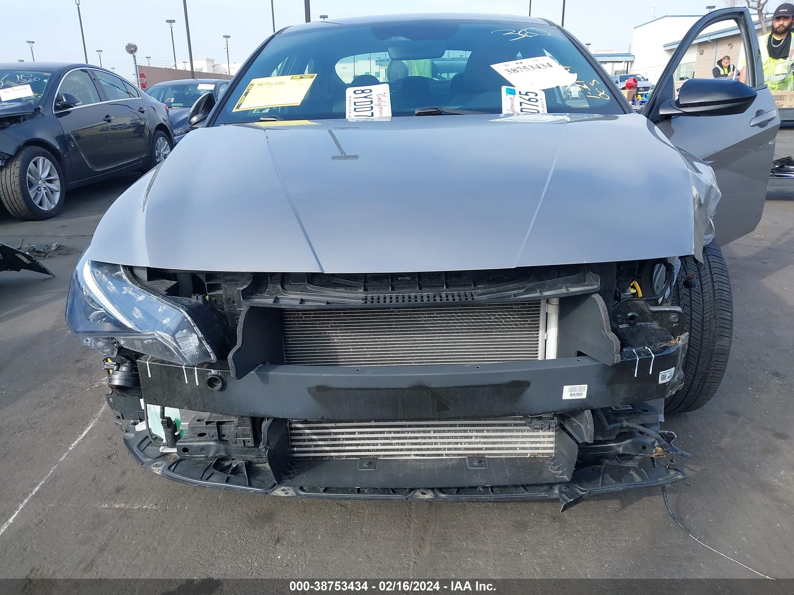 Photo 5 VIN: KMHLR4AF0NU236804 - HYUNDAI ELANTRA 