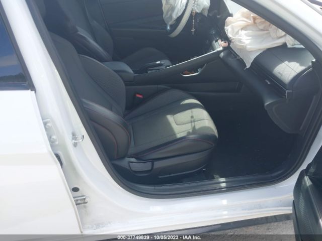 Photo 4 VIN: KMHLR4AF2PU420340 - HYUNDAI ELANTRA 