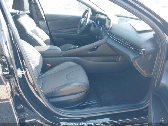 Photo 4 VIN: KMHLR4AF4PU557571 - HYUNDAI ELANTRA 