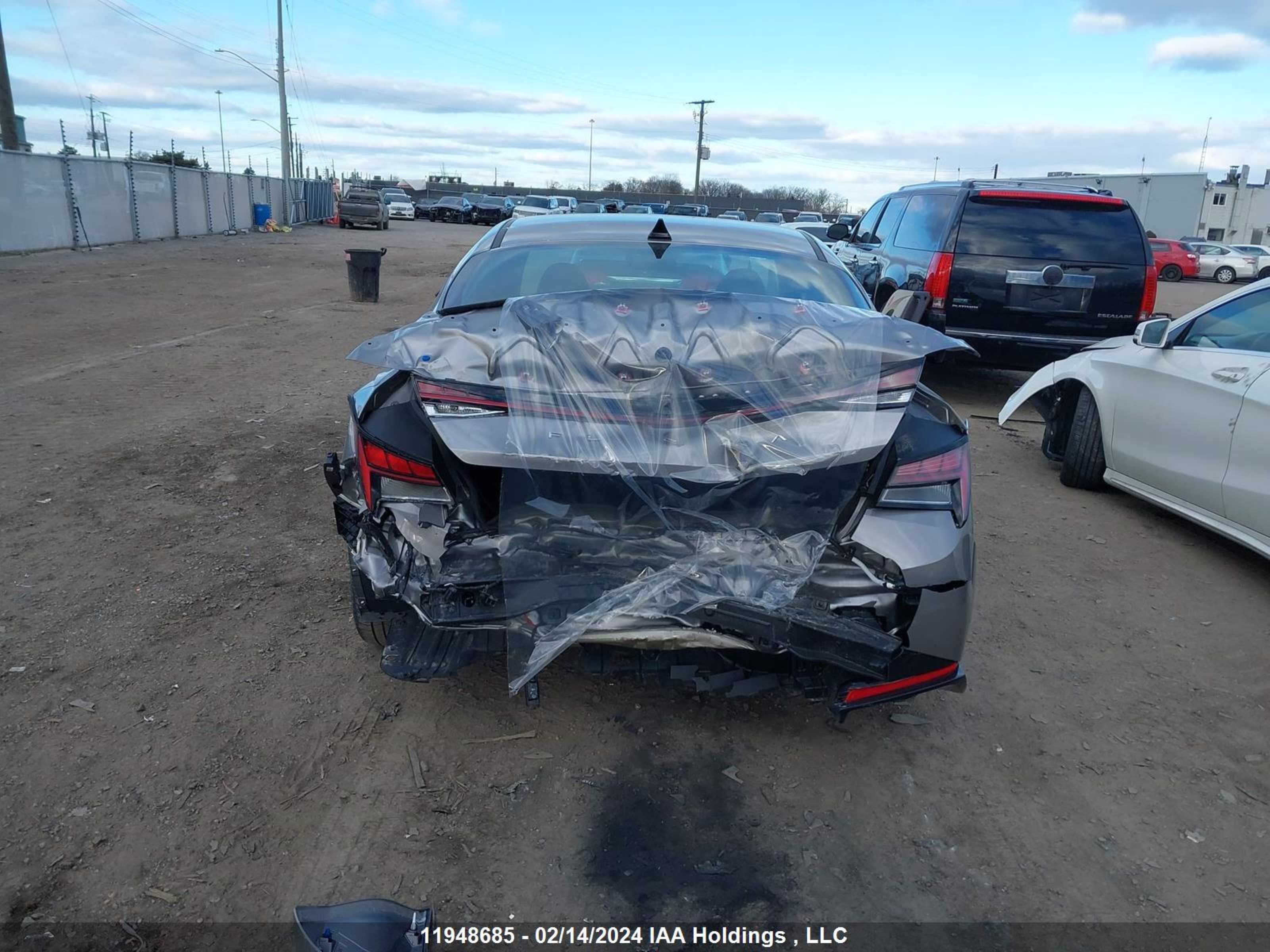 Photo 16 VIN: KMHLR4AF5PU487675 - HYUNDAI ELANTRA 