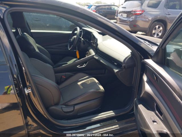 Photo 4 VIN: KMHLR4AFXNU330589 - HYUNDAI ELANTRA 