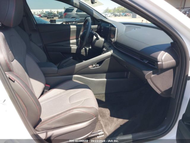 Photo 4 VIN: KMHLR4DF7RU813121 - HYUNDAI ELANTRA 