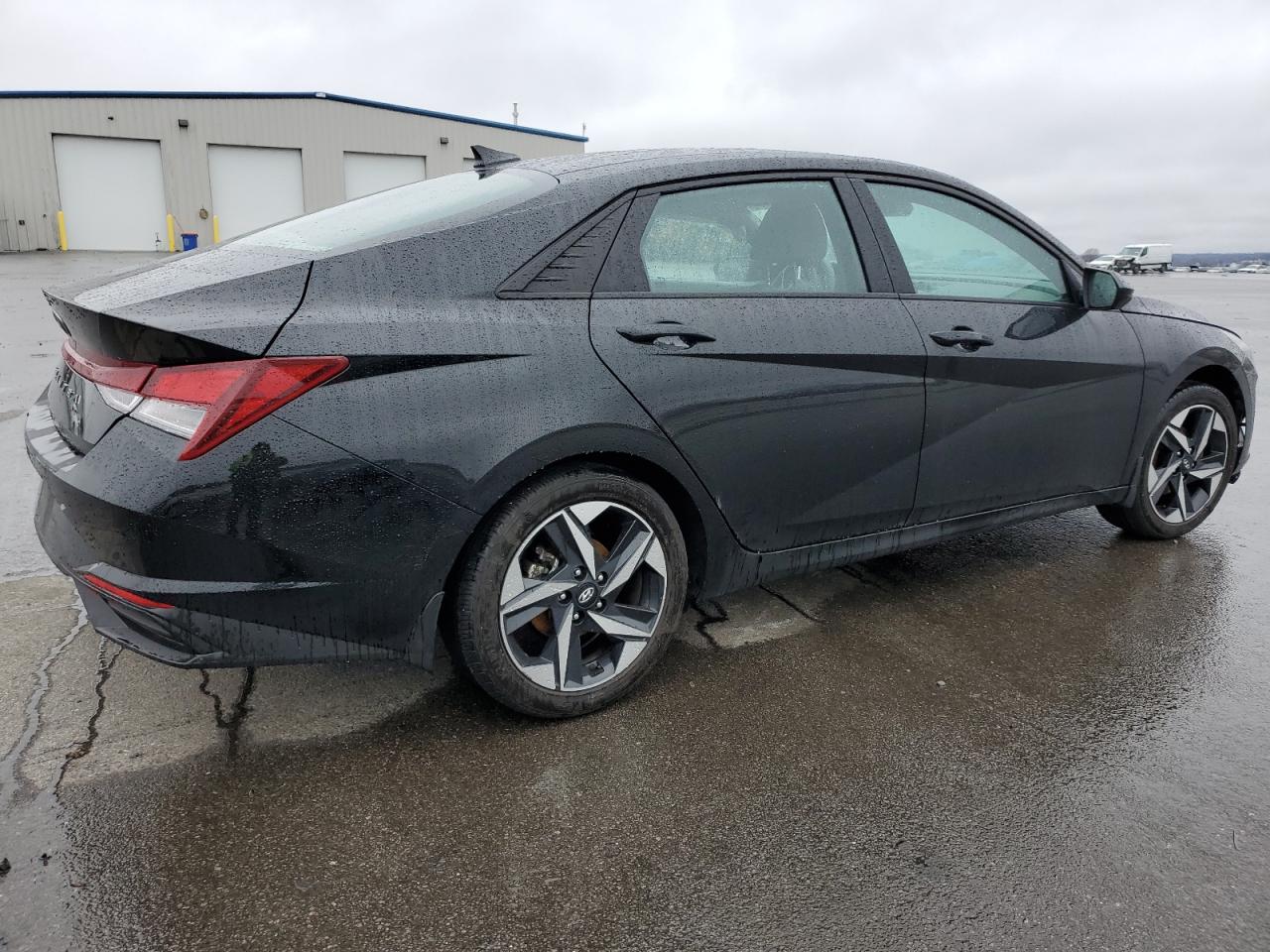 Photo 2 VIN: KMHLS4AG0PU517372 - HYUNDAI ELANTRA 