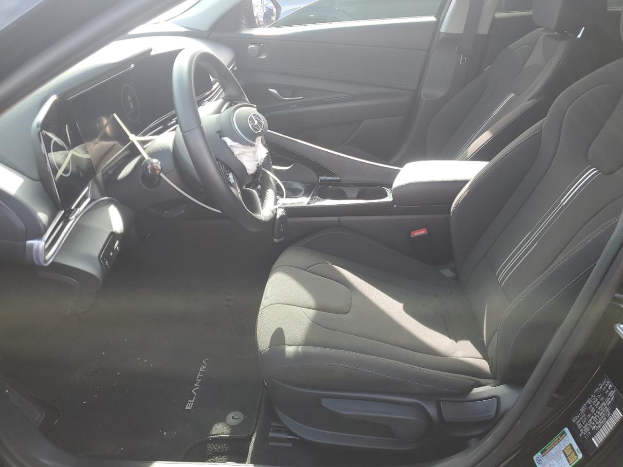 Photo 6 VIN: KMHLS4AG1PU517851 - HYUNDAI ELANTRA 