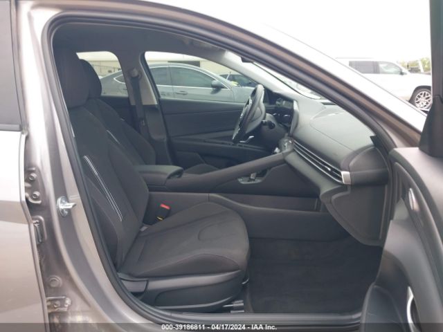 Photo 4 VIN: KMHLS4AG1PU605203 - HYUNDAI ELANTRA 