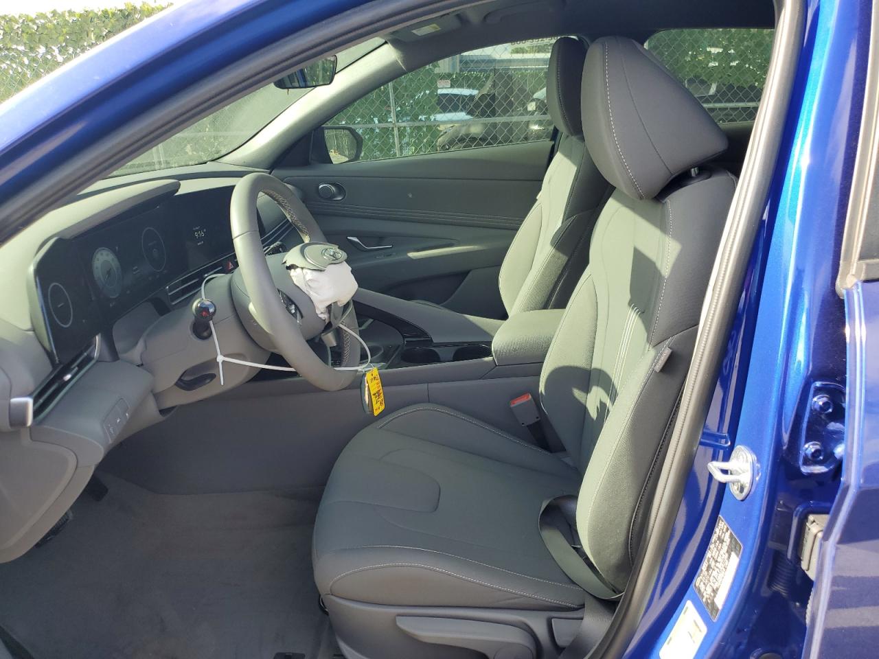 Photo 6 VIN: KMHLS4AG1PU611499 - HYUNDAI ELANTRA 