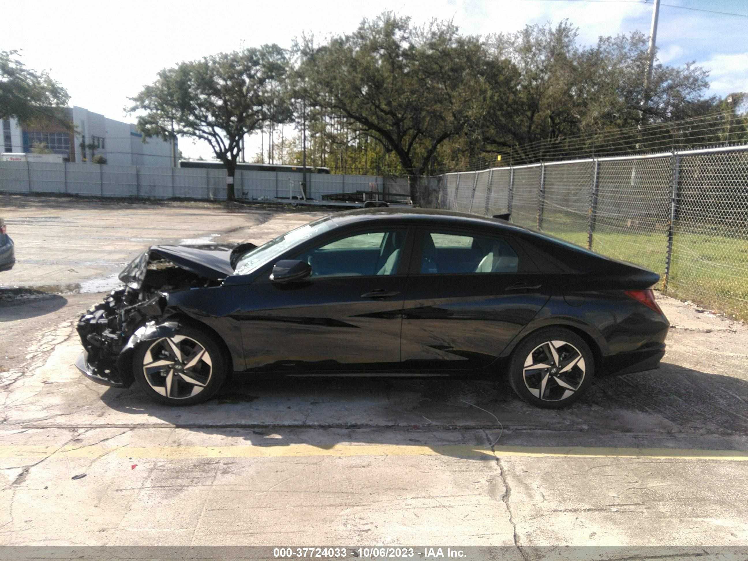 Photo 13 VIN: KMHLS4AG2PU562037 - HYUNDAI ELANTRA 