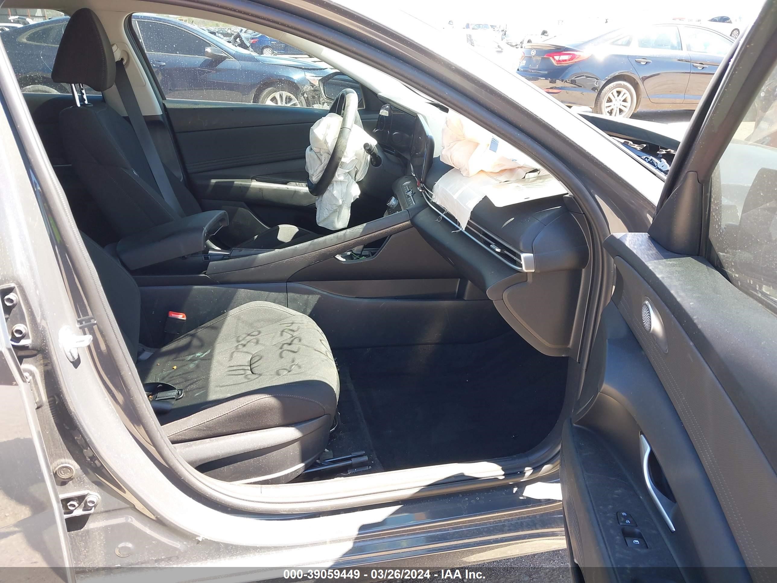 Photo 4 VIN: KMHLS4AG4PU583102 - HYUNDAI ELANTRA 