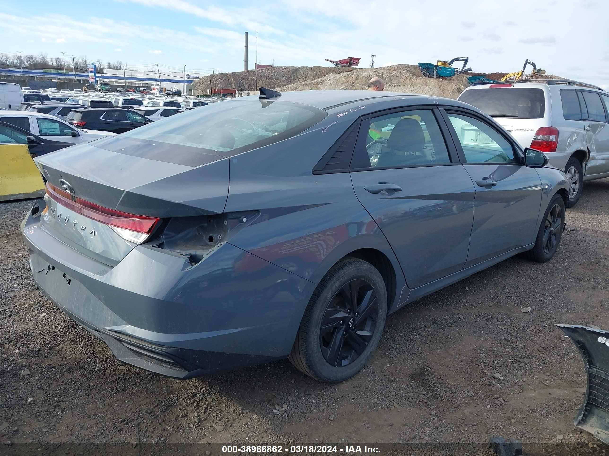 Photo 3 VIN: KMHLS4AG5MU120297 - HYUNDAI ELANTRA 