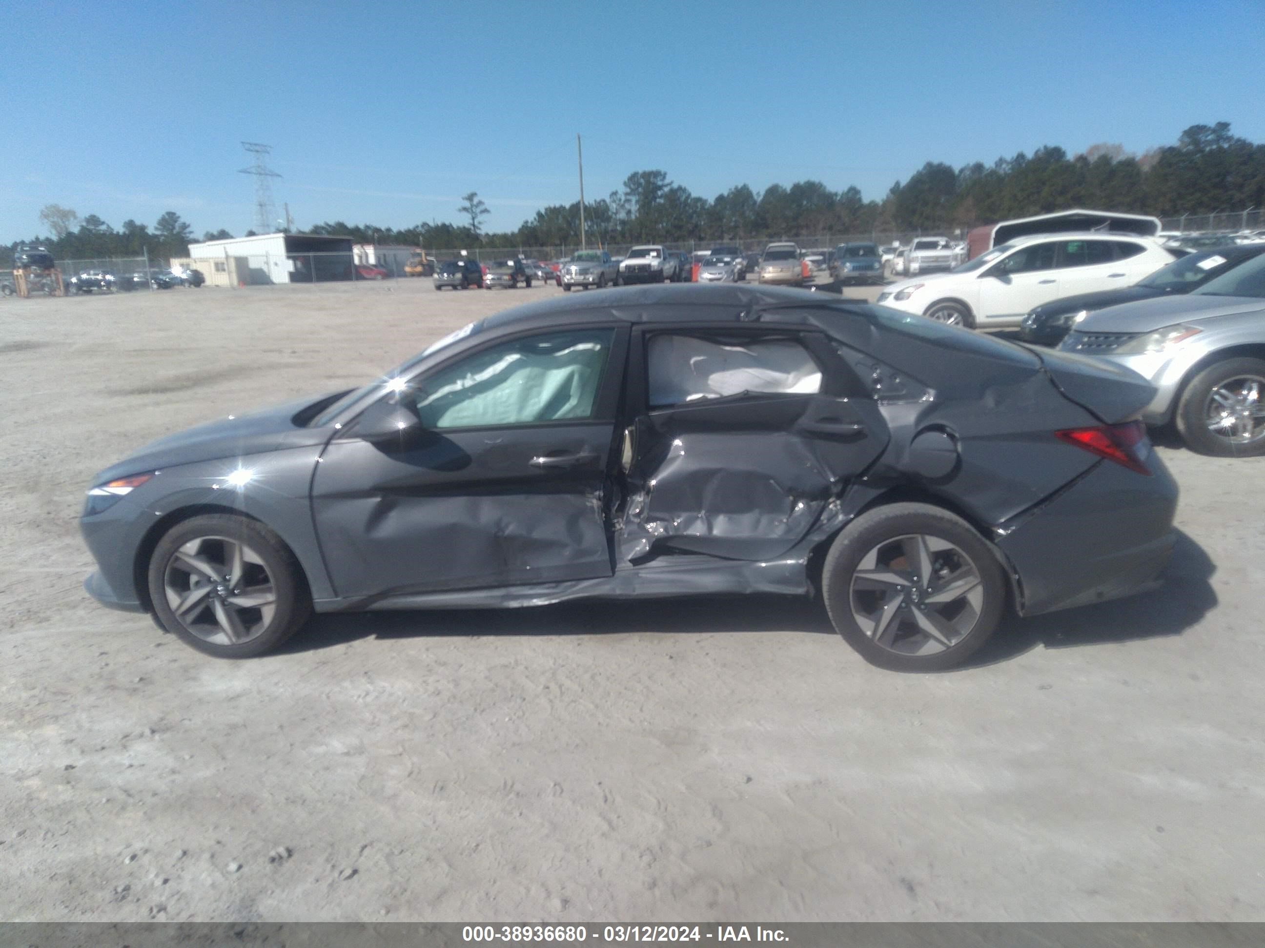 Photo 13 VIN: KMHLS4AG5PU602062 - HYUNDAI ELANTRA 