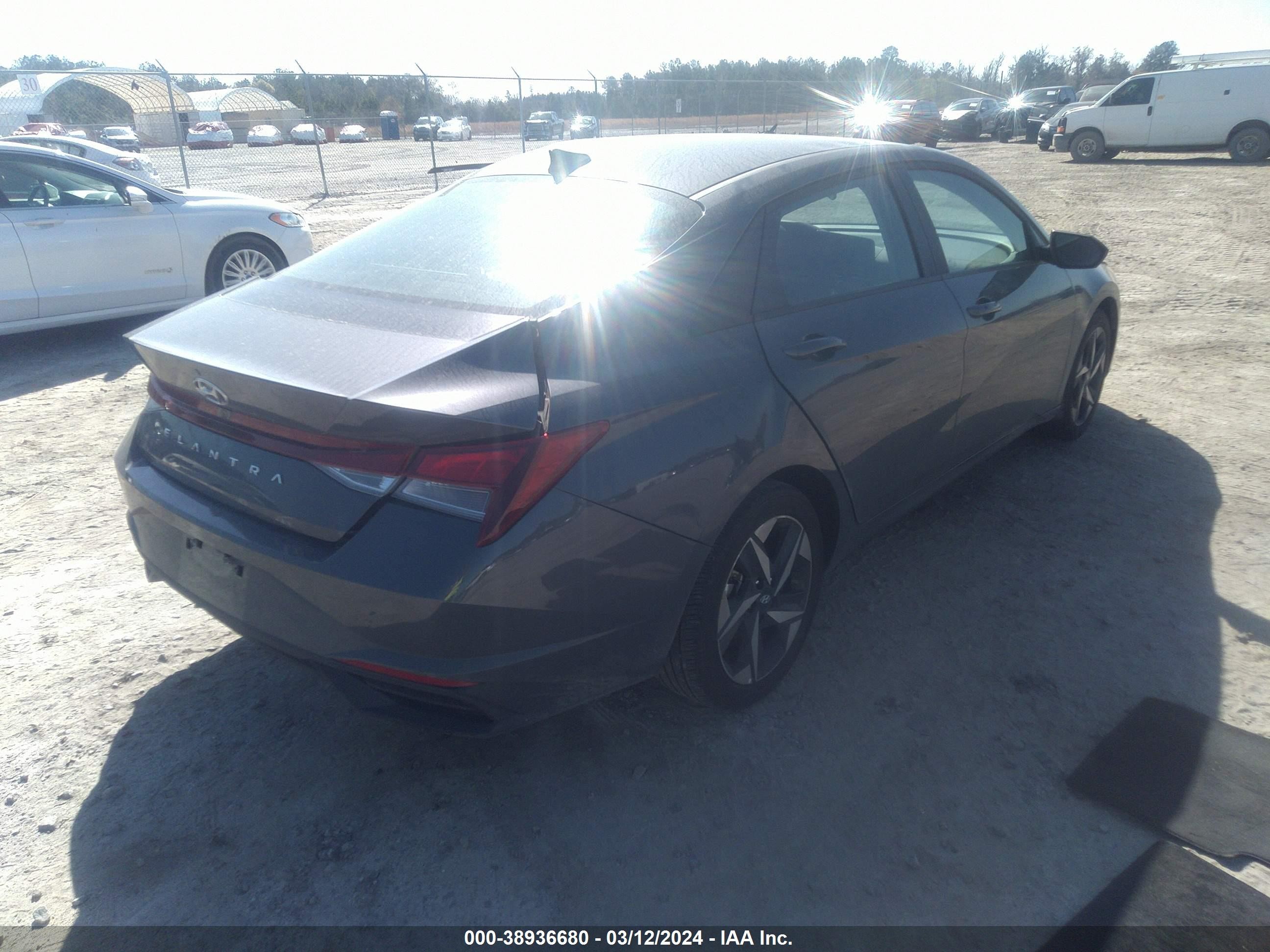 Photo 3 VIN: KMHLS4AG5PU602062 - HYUNDAI ELANTRA 