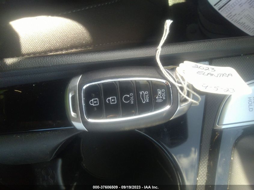 Photo 10 VIN: KMHLS4AG7PU470597 - HYUNDAI ELANTRA 