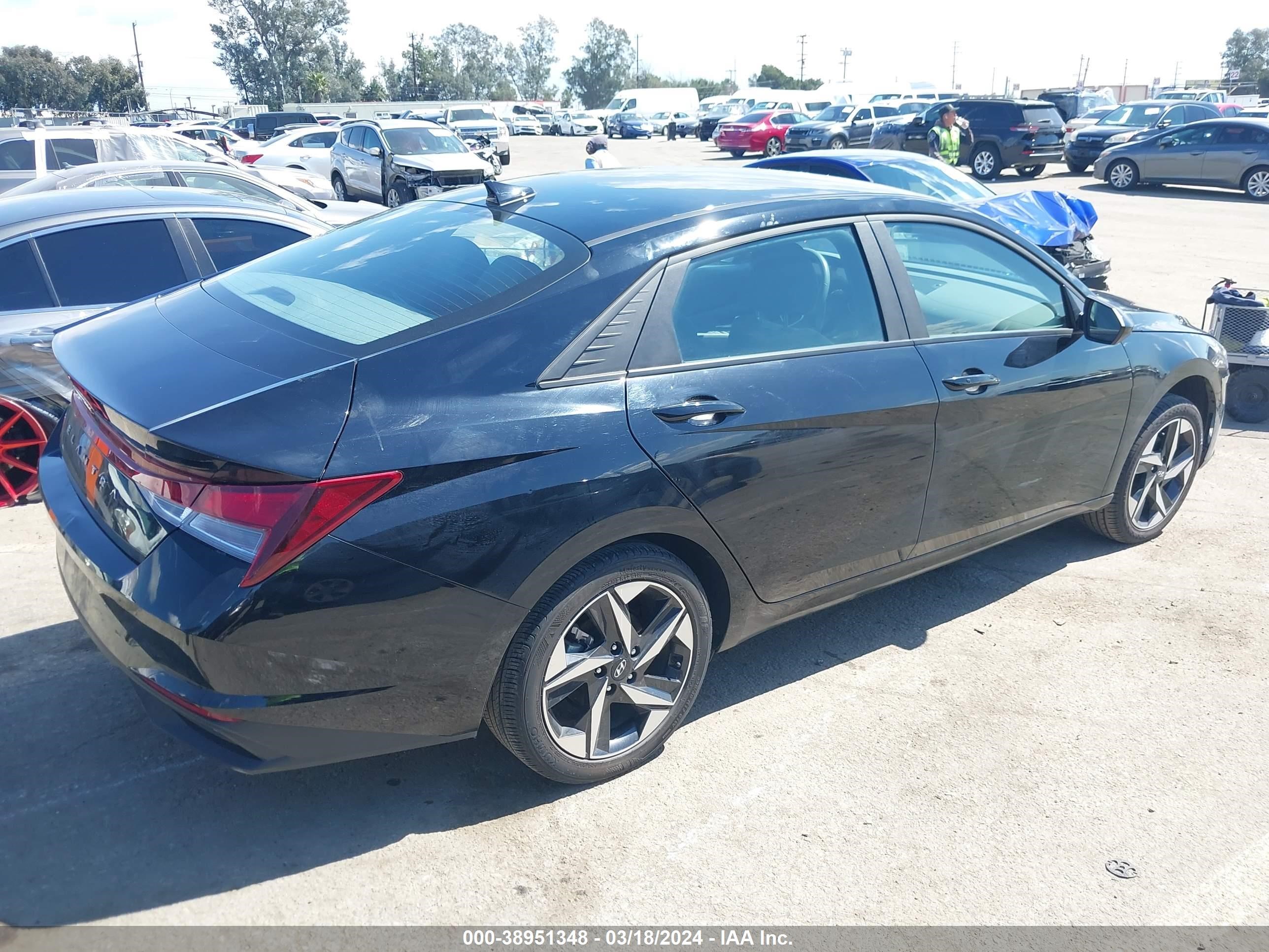 Photo 3 VIN: KMHLS4AG7PU522634 - HYUNDAI ELANTRA 