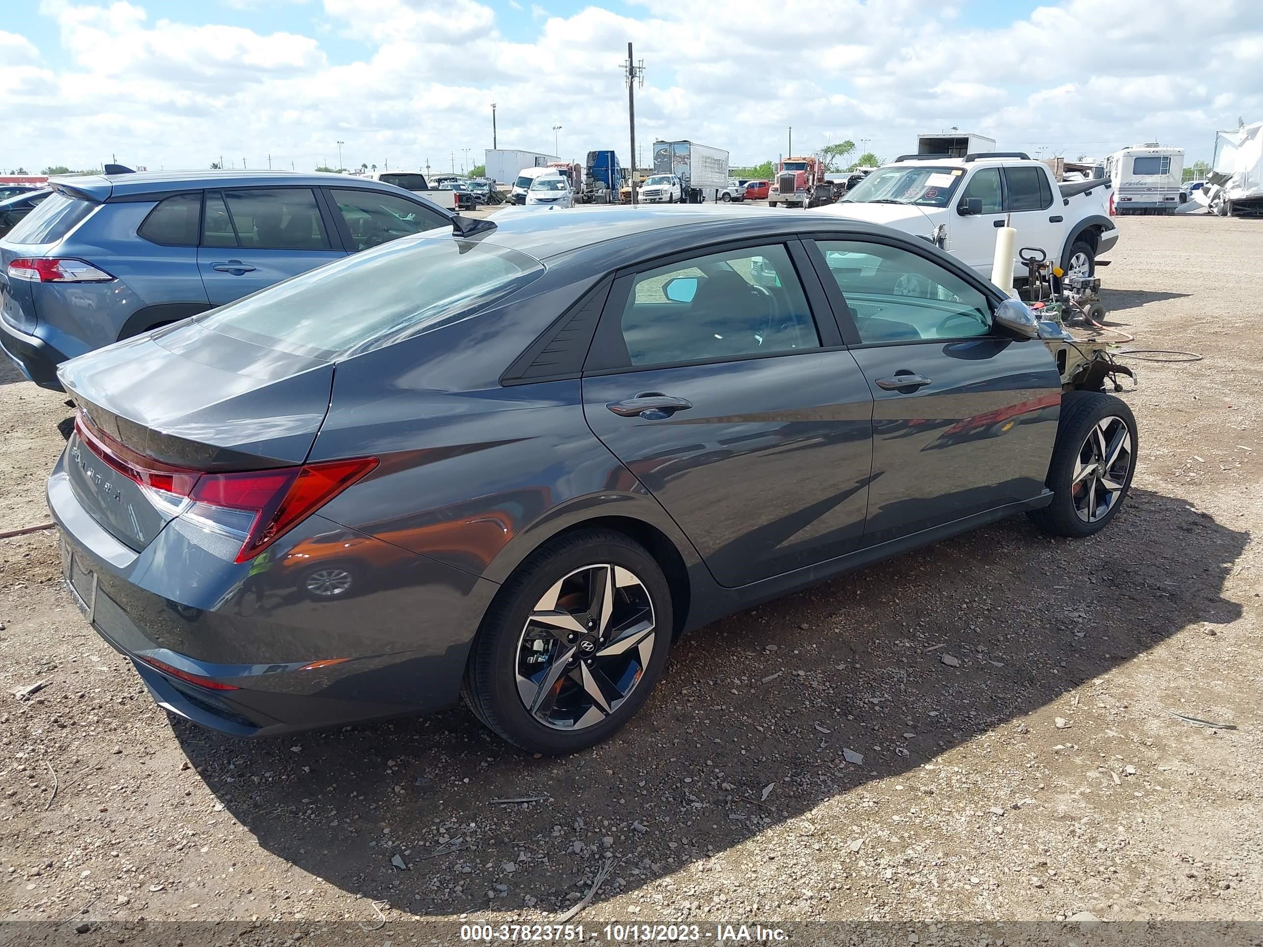 Photo 4 VIN: KMHLS4AG7PU597902 - HYUNDAI ELANTRA 