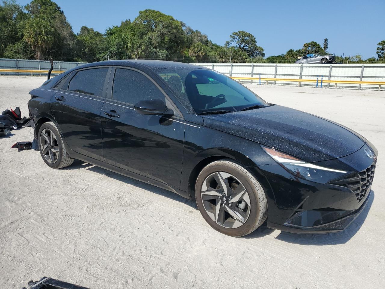 Photo 3 VIN: KMHLS4AG7PU617081 - HYUNDAI ELANTRA 