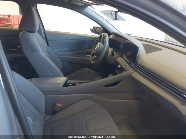 Photo 4 VIN: KMHLS4AG8PU445837 - HYUNDAI ELANTRA 