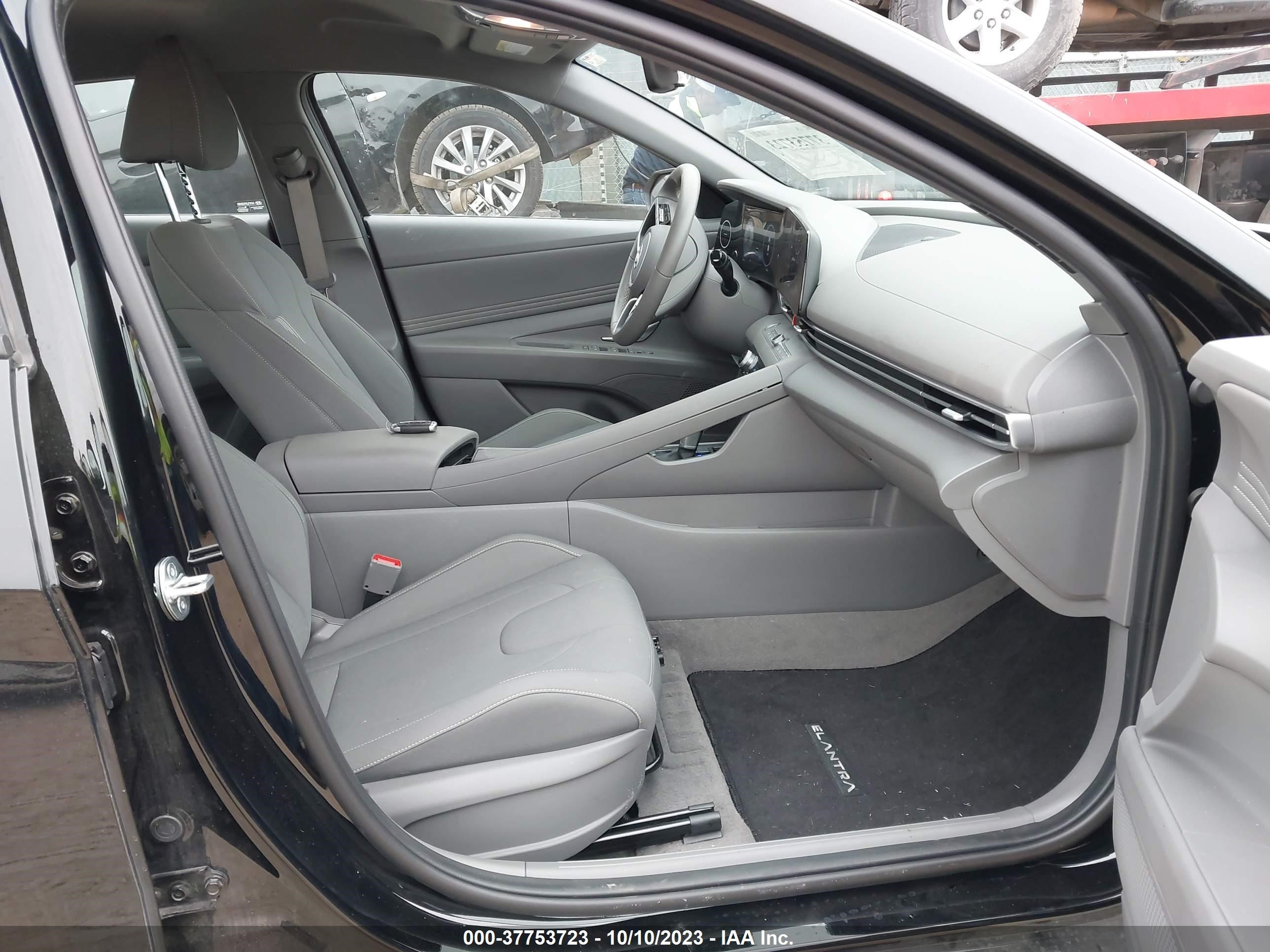 Photo 12 VIN: KMHLS4AG8PU513120 - HYUNDAI ELANTRA 