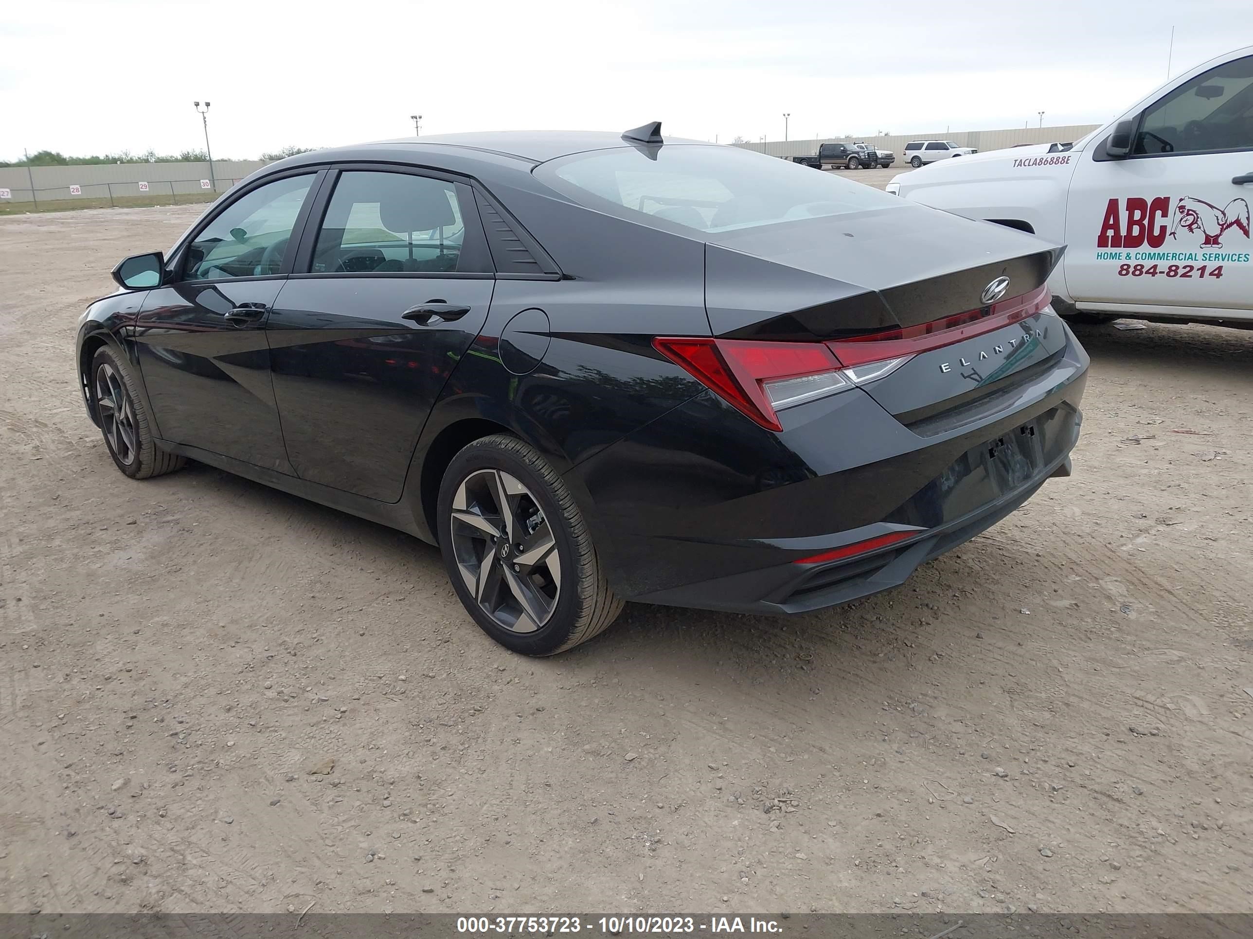 Photo 2 VIN: KMHLS4AG8PU513120 - HYUNDAI ELANTRA 